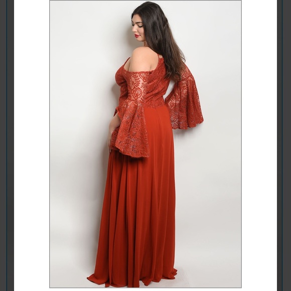 Plus Size Floral Lace Formal Dress - Picture 2 of 11